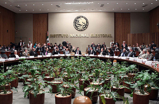 se crea el Instituto Nacional Electoral (INE)