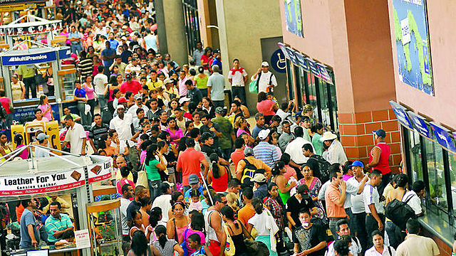 TRES FUTURIBLES PLANTEADOS