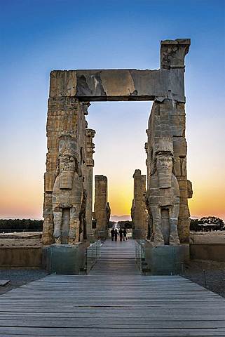 HERÓDOTO EN GRECIA (SIGLO V A. DE C.) Y TÁCITO EN ROMA (SIGLO I D. DE C.).