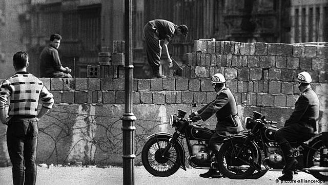 Building of the Berlin Wall