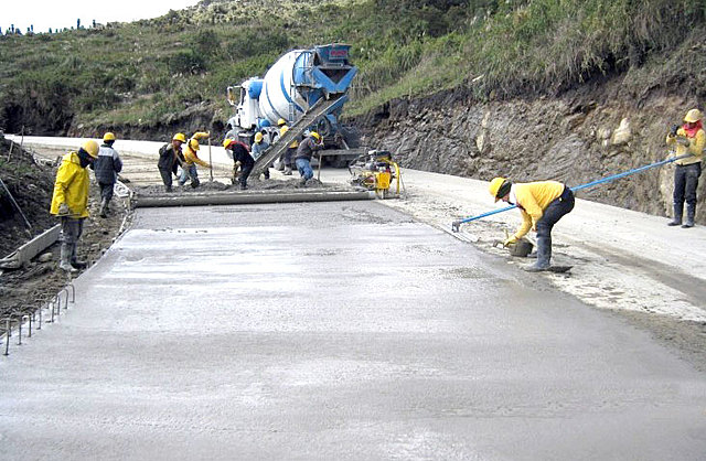 Primer Pavimento de Concreto en America