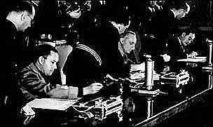 Alemania, Italia y Japón firman el Pacto Tripartito (EJE)