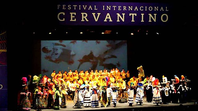 Se celebra por primera vez el Festival Cervantino, este evento ayudo a la promoción turística de México.