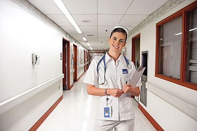 Licenciatura en Enfermería y Obstetricia