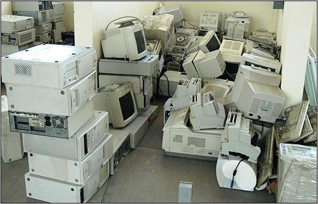 Primeros Centros de Cómputo con Equipos Obsoletos