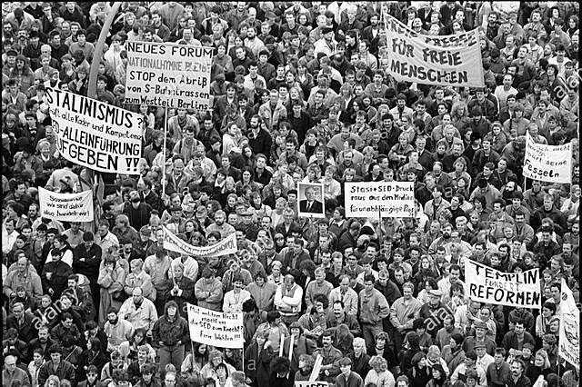 Reformas políticas y elecciones libres.