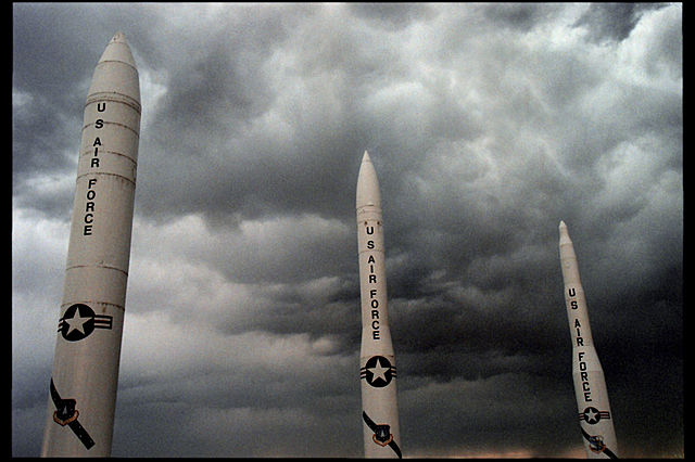 Det amerikanske luftvåben var nu i højeste alarmberedskab