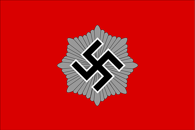 El partido Nazi toma el poder de Alemania, teniendo como dirigente a Adolf Hitler quien tenía ideales nacionalistas, racistas y estaba hambriento de poder.