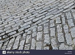 APARICIÓN DE ADOQUINES