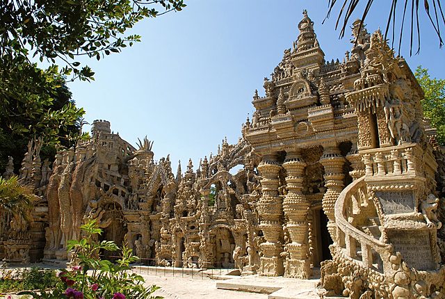 Palais idéal du facteur cheval (surr)