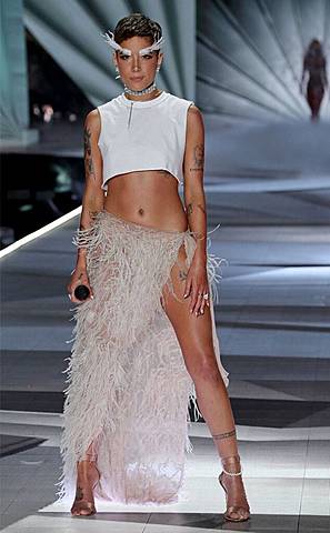 Halsey's Victoria Secret Performance
