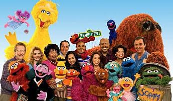 The  children's  television  workshop  crea  plaza  sésamo