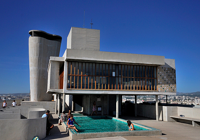 Cite Radieuse (architecture)