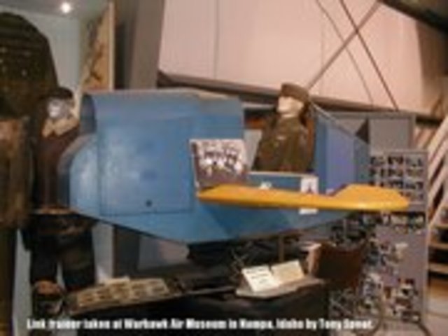 First electromechanical flight simulator