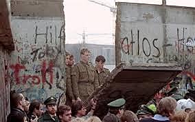 distructiong of the berlin wall