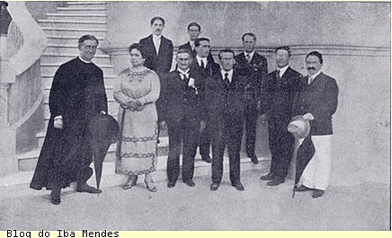 1906 - Em uma tentativa de revalorir o café, governadores de SP, MG e RJ  criam o convênio de Taubaté/ Presidente: Afonso Pena