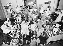Christiaan Barnard performs the first human heart transplant