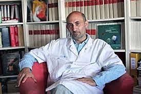 Laurent Lantieri performs the first full face transplant