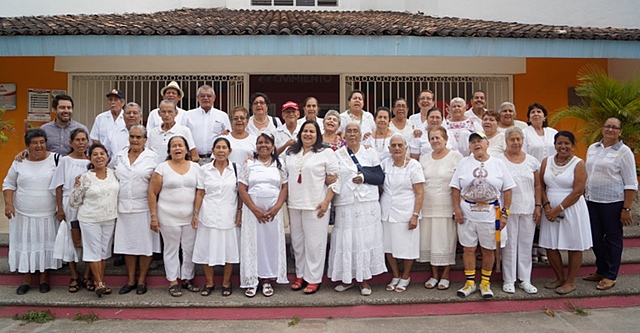 Grupo de la tercera edad en San Jose de Los Guajes