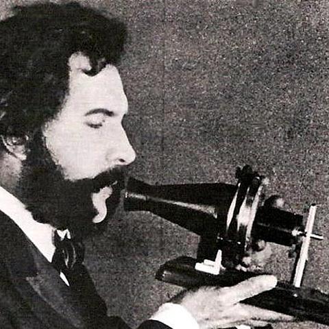 Bell inventa el teléfono