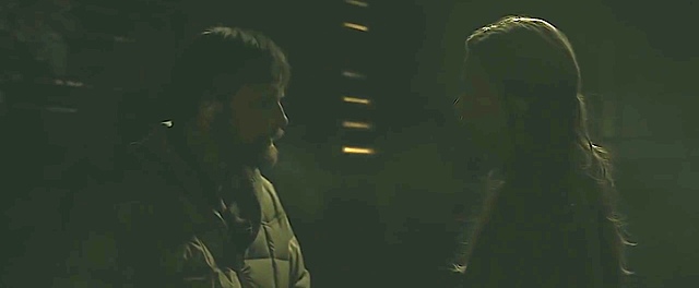 El estrés hace que la esposa de él deje de luchar...