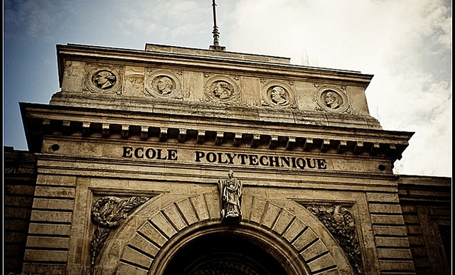 Fundación de la Primera Escuela de Ingeníeria