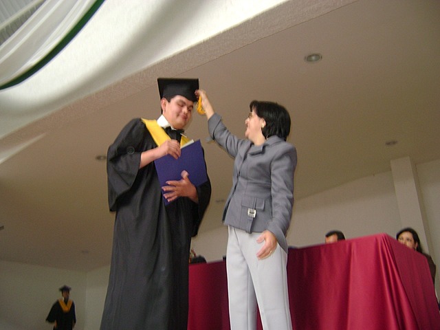 Licenciado en Ciencias Sociales.