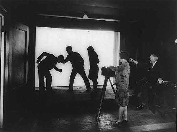 USA's first TV station starts broadcasting