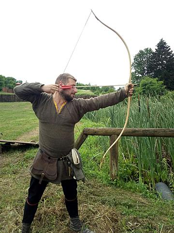 Longbow (military use)