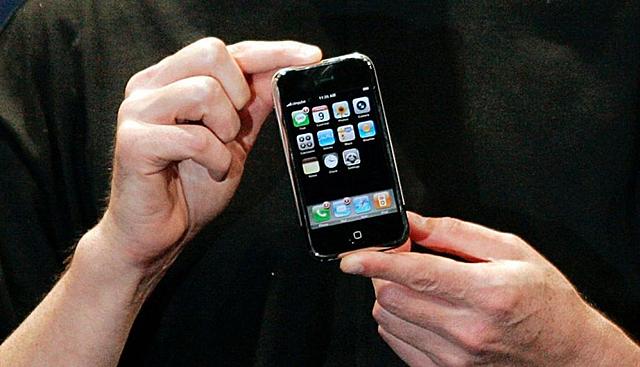 iPhone 1, 2007