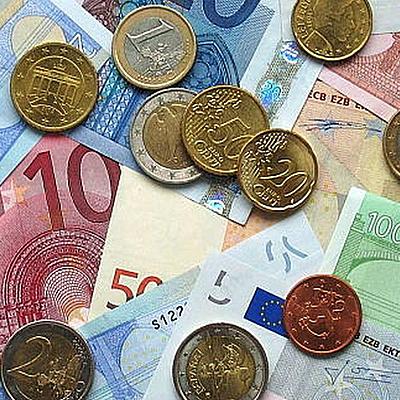 Timeline: Historia del dinero