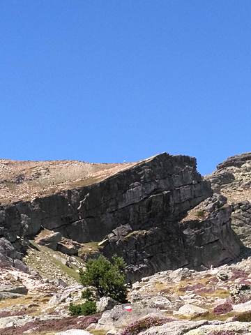 Subo el pico Urbión (y me lesiono)