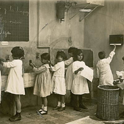 Timeline: Tras los pasos de la infancia y adolescencia