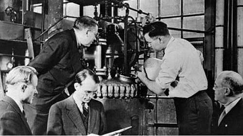 La imperial Chemical Industries en Inglaterra descubre el Politeno.