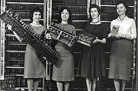 Tres roles en la computación temprana: gerentes, programadores y operadores.