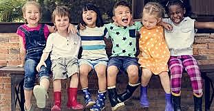 Se da la diferencia entre Infancia y Adolescencia.