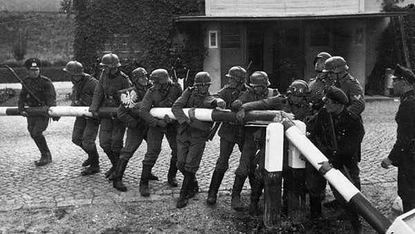 húngaro de la Cruz Flechada lleva adelante un golpe de Estado