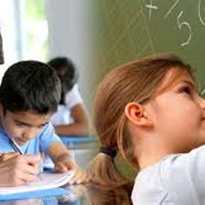 Timeline: HISTORIA DE LA PEDAGOGÍA Y TEORÍAS DEL APRENDIZAJE SIGNIFICATIVO