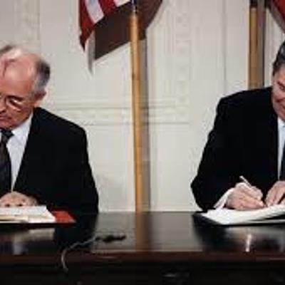 Timeline: Den kalde krigen