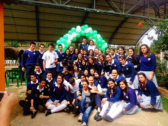 Graduada como bachiller pedagógica