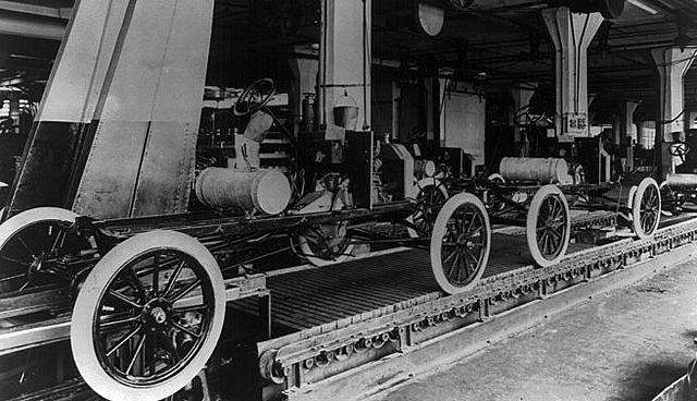 Primera fàbrica de cotxes en sèrie