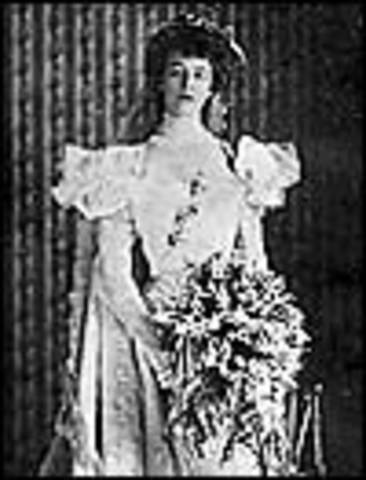 Eleanor marries Franklin D. Roosevelt in New York
