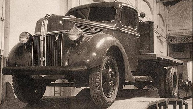 Primera fàbrica de cotxes en sèrie