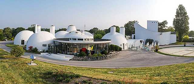 L'architecture « bulle » du Renouveau a Beg Meil