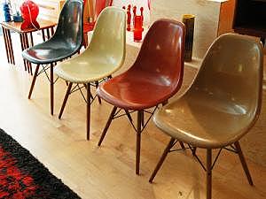 chaise Eames en fibre de verre moulé