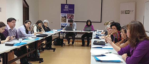 Instituye el Sistema Integral de Formación de Docentes