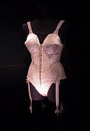 Le corset à forme conique de Madonna