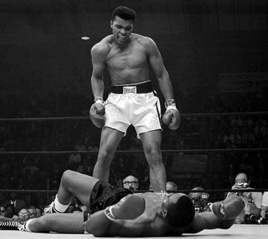Muhammad Ali becomes world heavyweight champion.