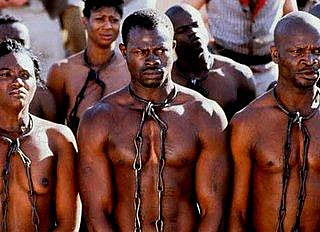 LAS PERSONAS NEGRAS, EN UNA TIERRA EXTRAÑA