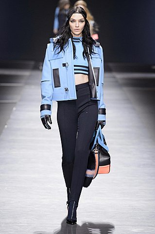le crop top chez Versace